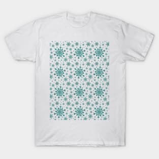 Pretty White & Emerald Green Winter Snowflake Pattern T-Shirt